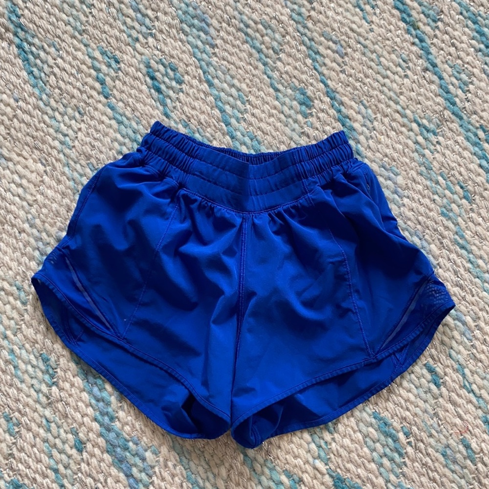 lululemon hotty hot shorts 4”
